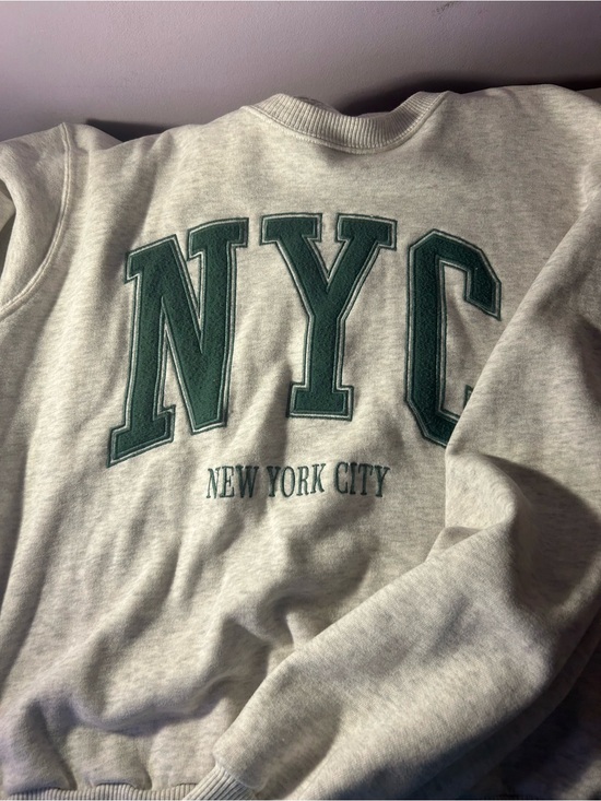 Hollister Sweaters - NYC Hollister COZY & FASHIONABLE Crew Neck